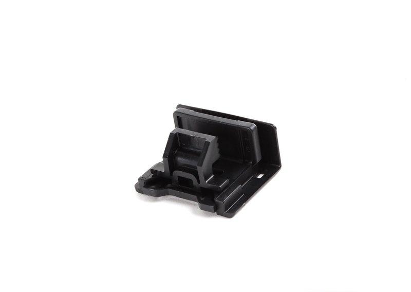 Зажим E30 E34 E32