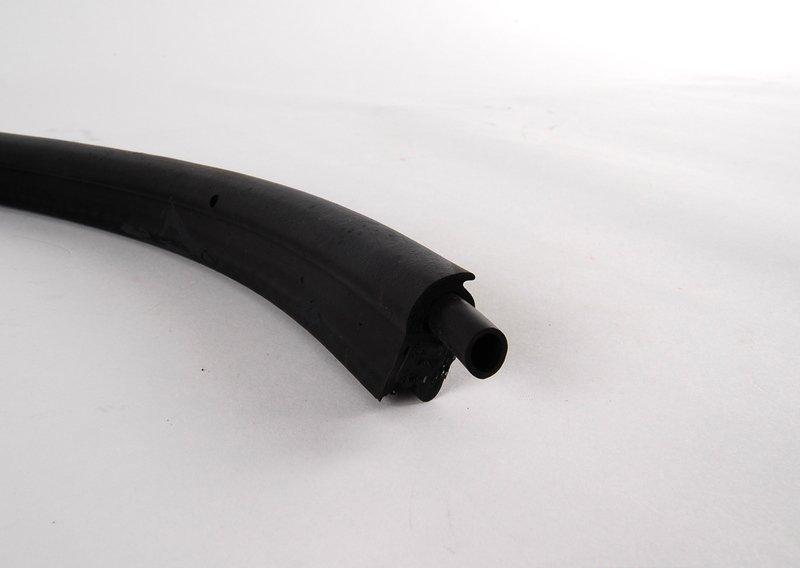 Уплотнитель багажной двери