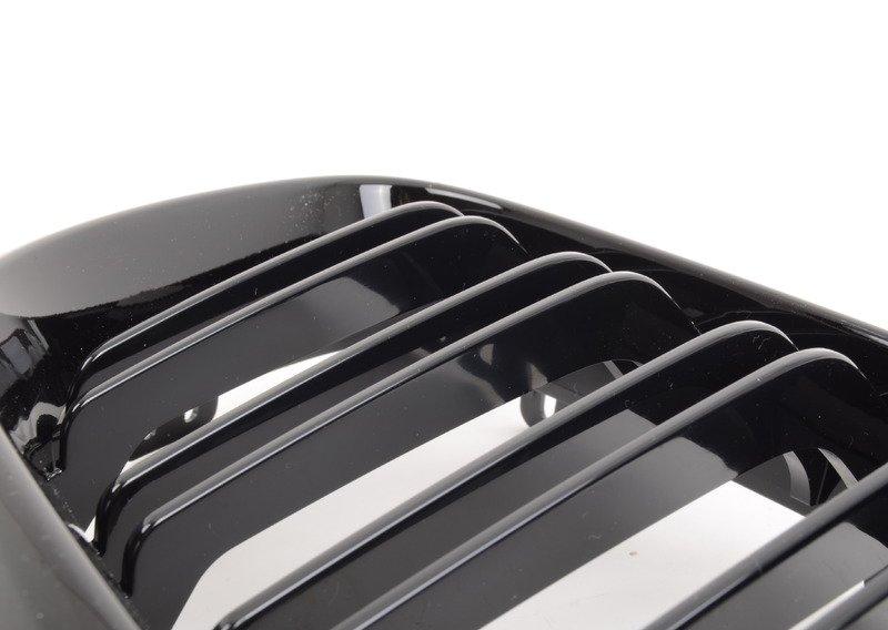 Дек.вент.решетка черн.блест.прав.передн.