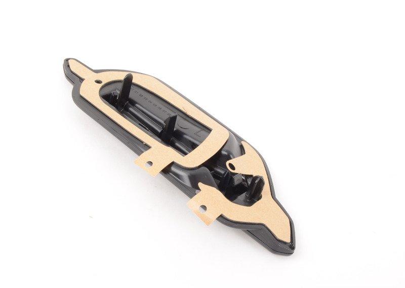 Орнам.вентил.реш.черн.глянц.сбоку слева