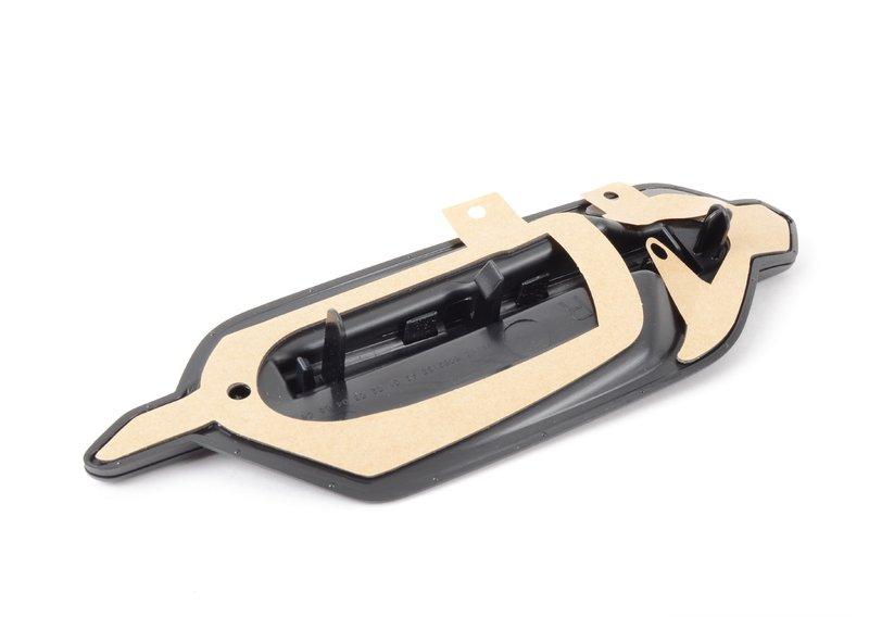 Орнам.вентил.реш.черн.глянц.сбоку справа