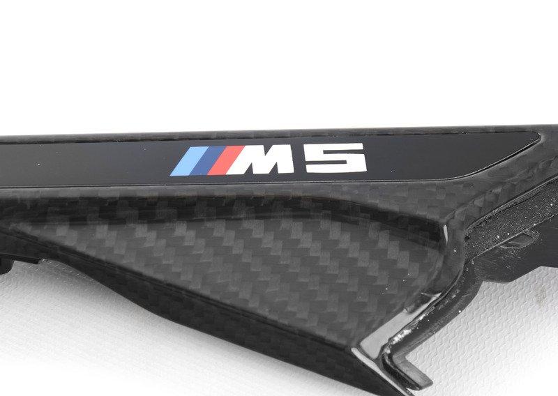 Декоративн.решетка карбон сторона прав.