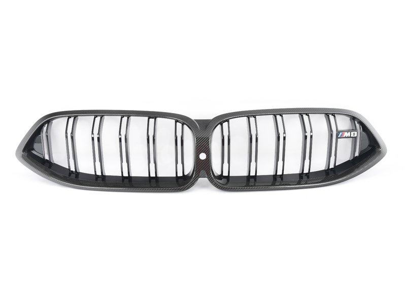 Передн.декорат.решетка радиатора карбон