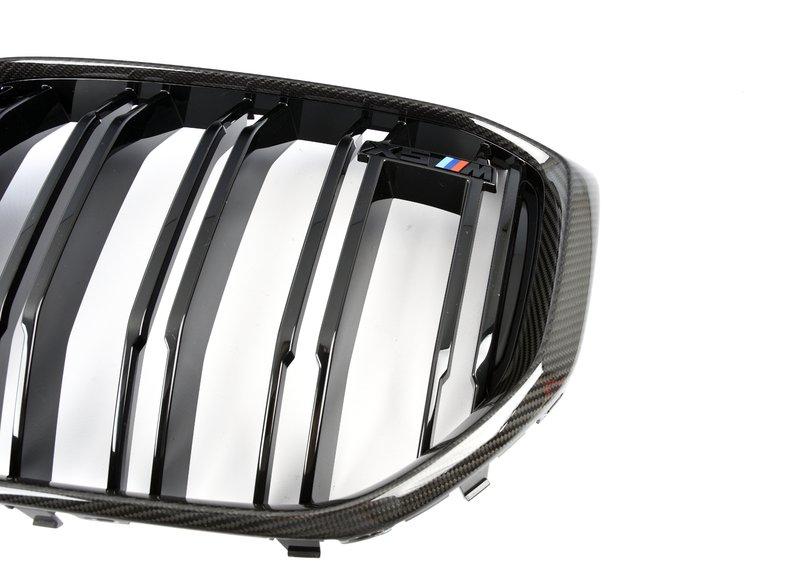 Передн.декорат.решетка радиатора карбон