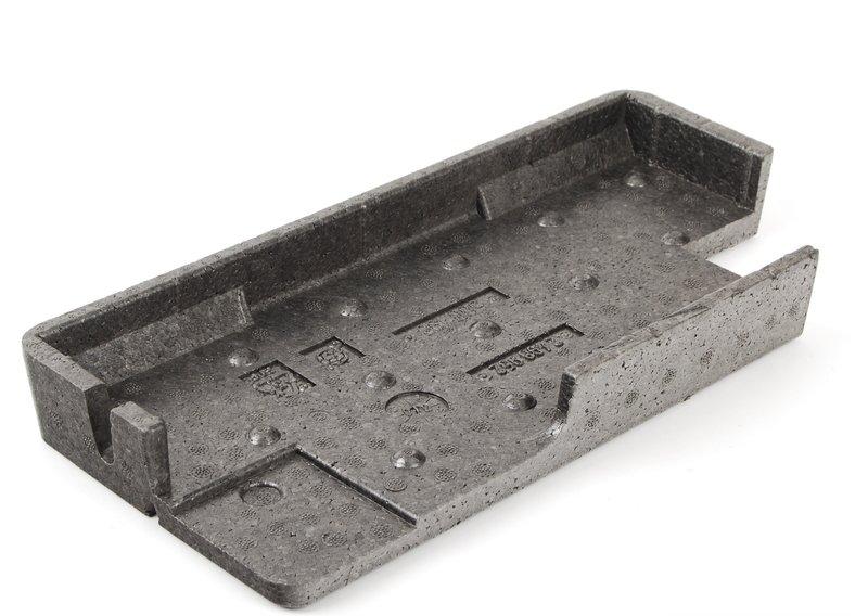 E39 Вставка крышки моноблока батареи