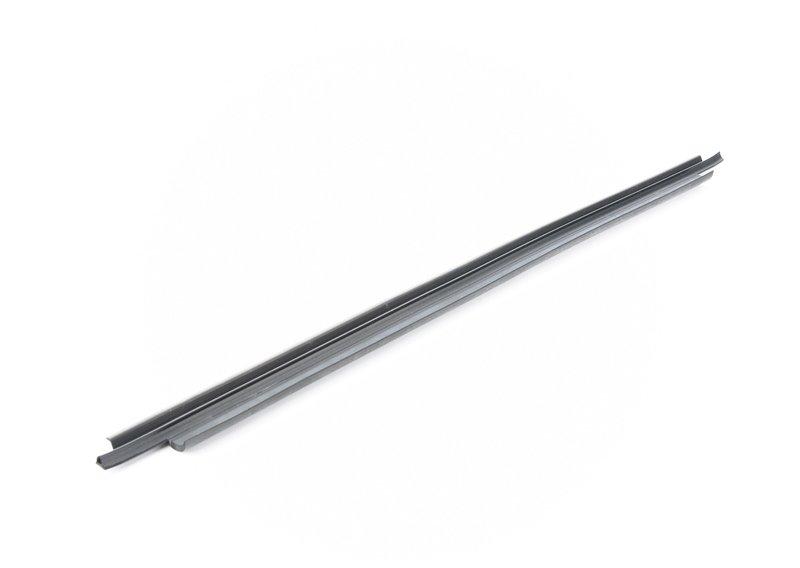 Уплотнитель моторного отсека