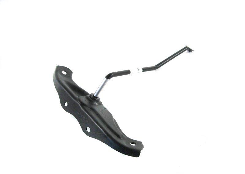 Кронштейн захватного крюка капота