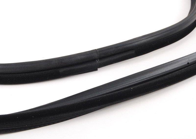 Уплотнитель багажной двери