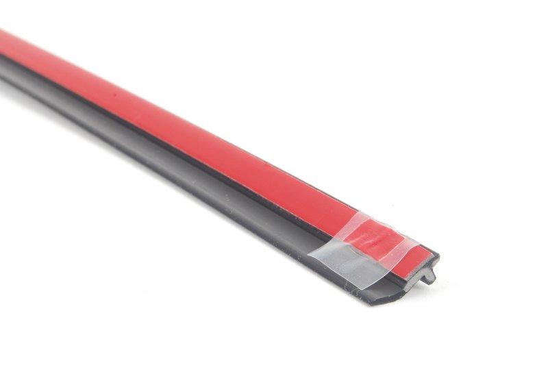 Гайка в держателе