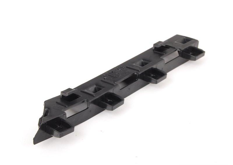 E85 крепление правого порога