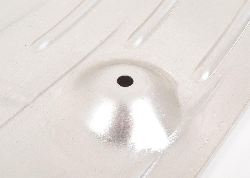 Воздуховод в задней части днища кузова