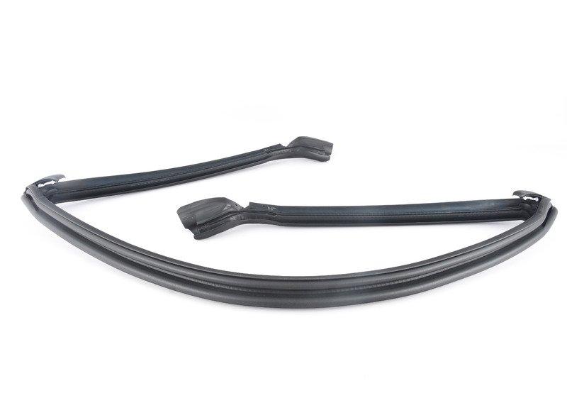 Уплотнитель обтекателя у передней стойки