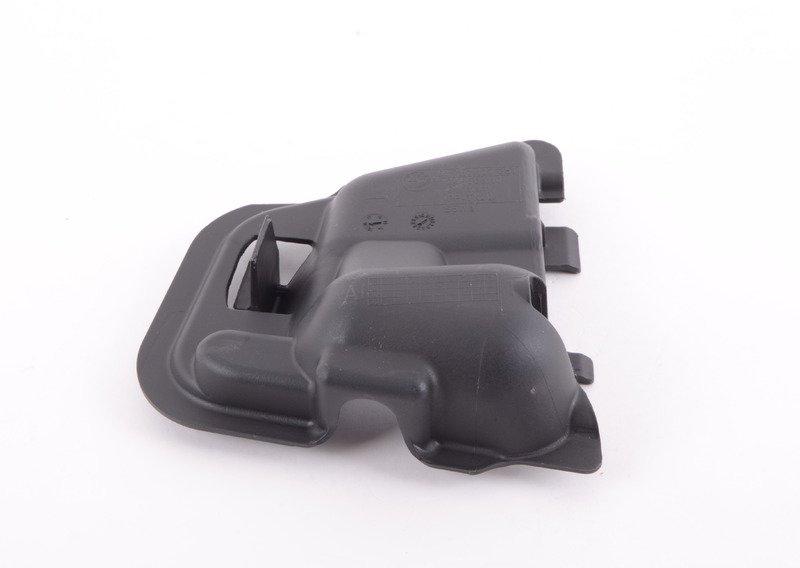 E81/E90/E84 Щиток прохода крепл. стойки амортиз. Л