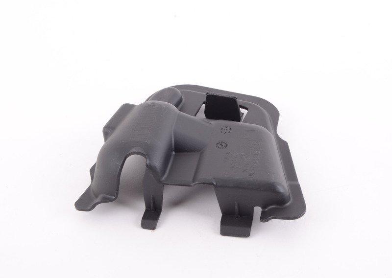 E81/E90/E84 Щиток прохода крепл. стойки амортиз. Л