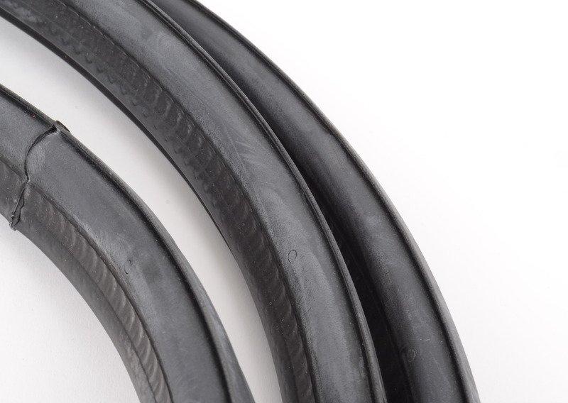 Уплотнитель багажной двери