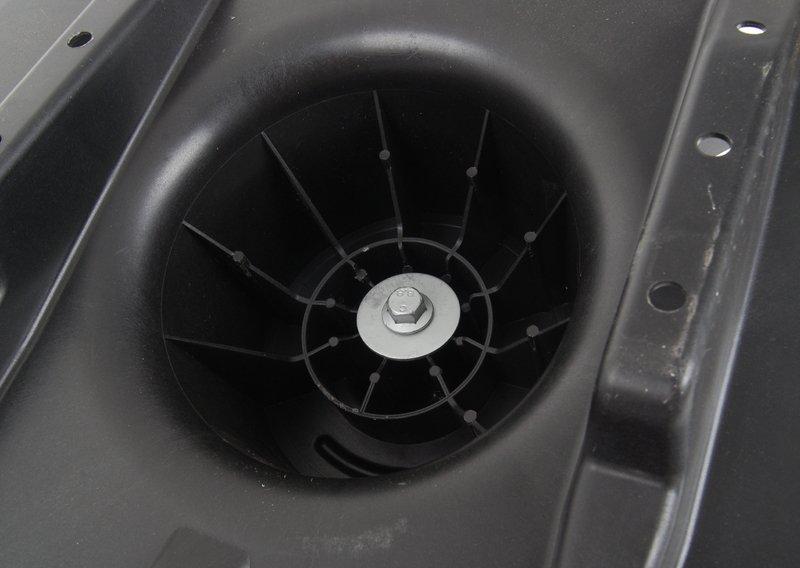 Крепление запасного колеса