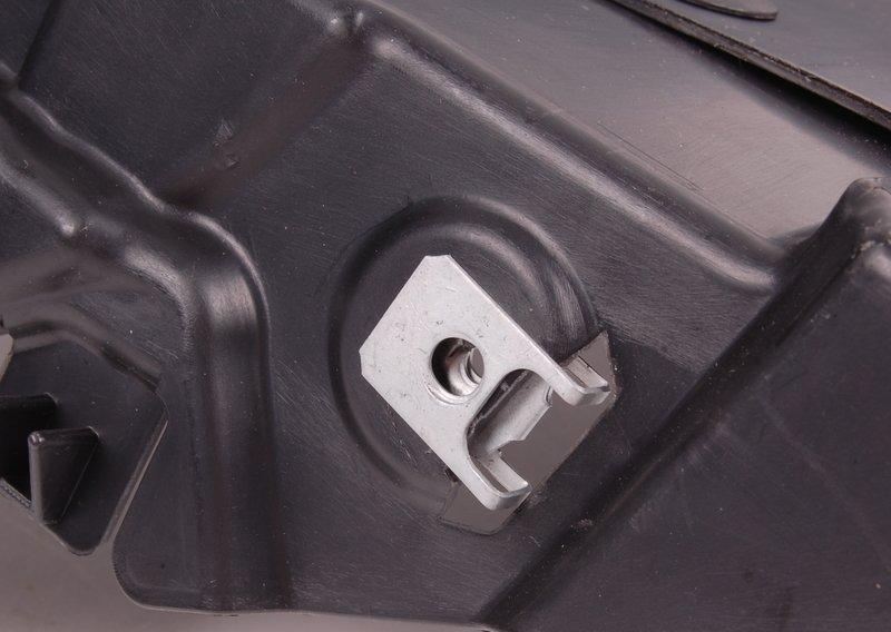 E92 335i подкрылок передний правый