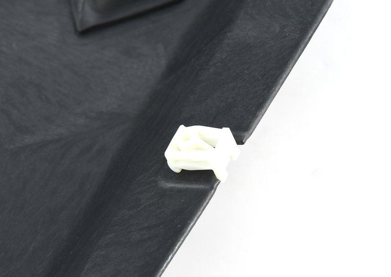 F97/F98 уголок переднего бампера левый