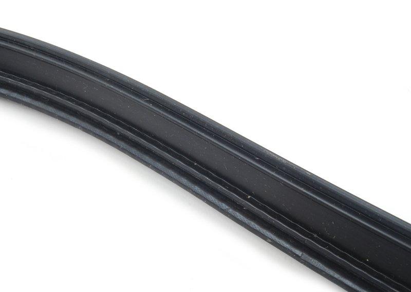 Уплотнитель багажной двери