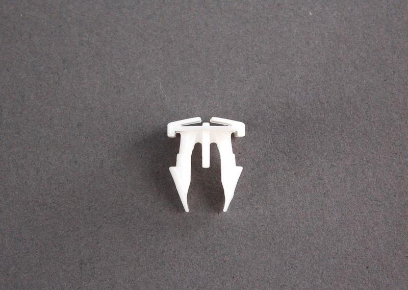 Скоба крепежная BMW E36. E31