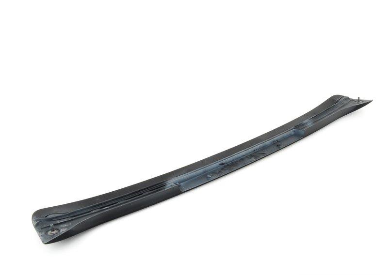 Задний спойлер под фонарь стоп-сигнала