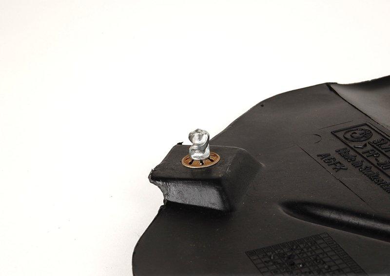 Крышка экрана моторного отсека