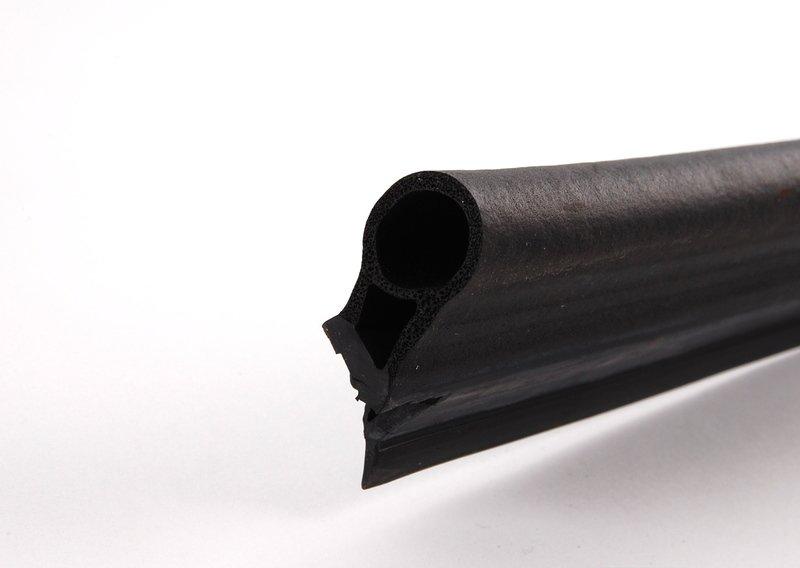 Уплотнитель капота Бок