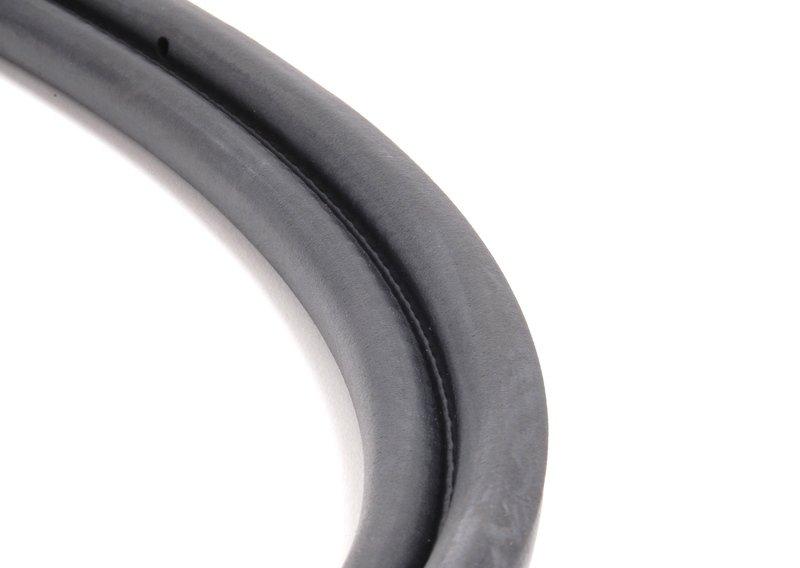 Уплотнитель багажной двери