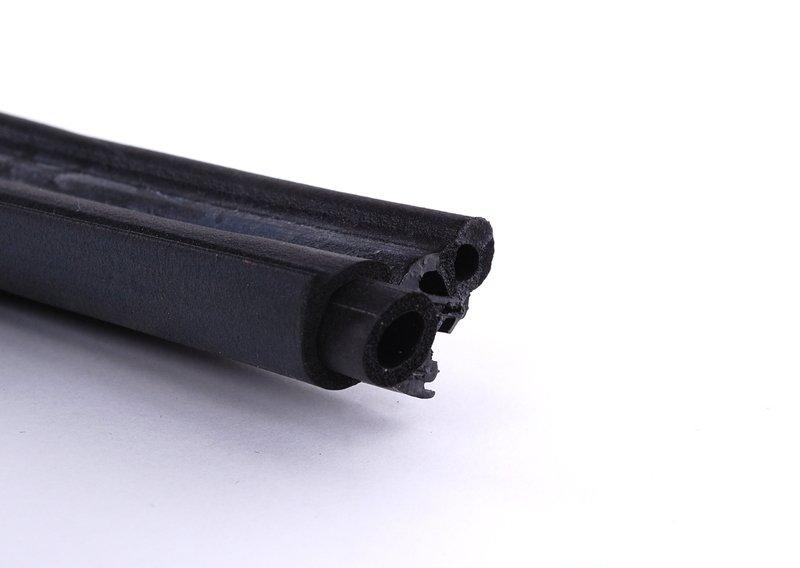 Уплотнитель багажной двери