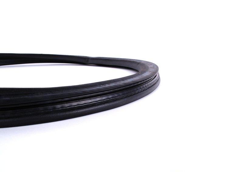 Уплотнитель багажной двери