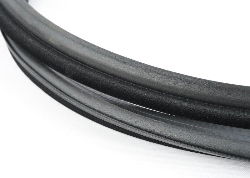 Уплотнитель багажной двери