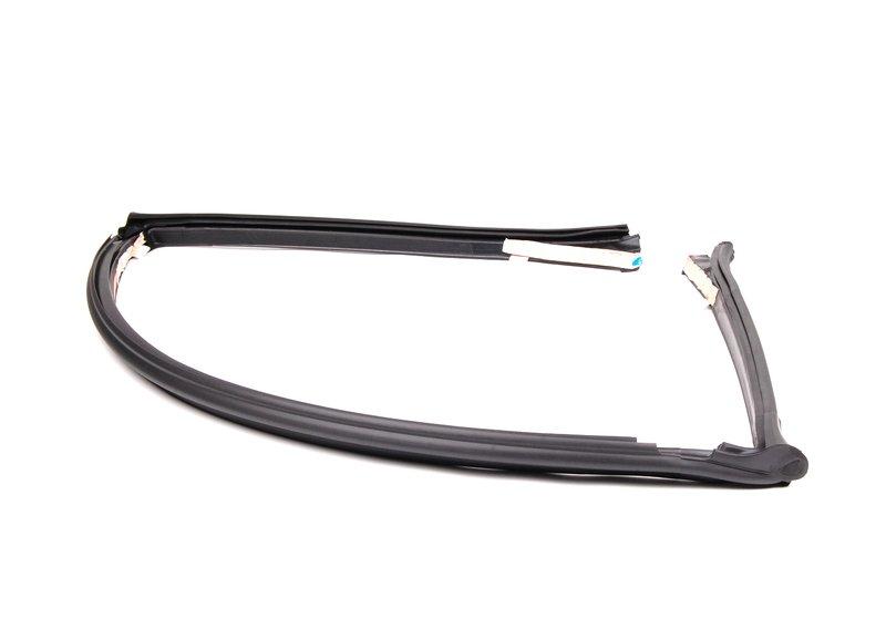 Уплотнитель обтекателя у передней стойки