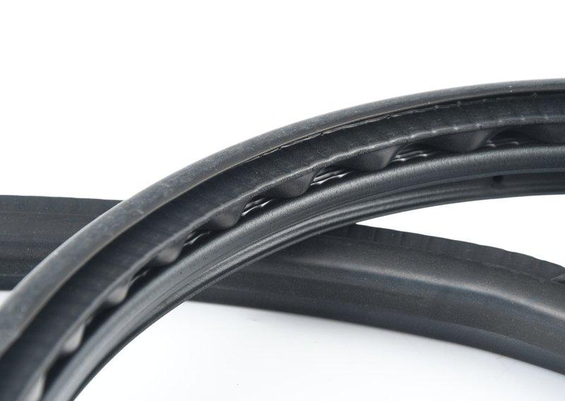 Уплотнитель двери