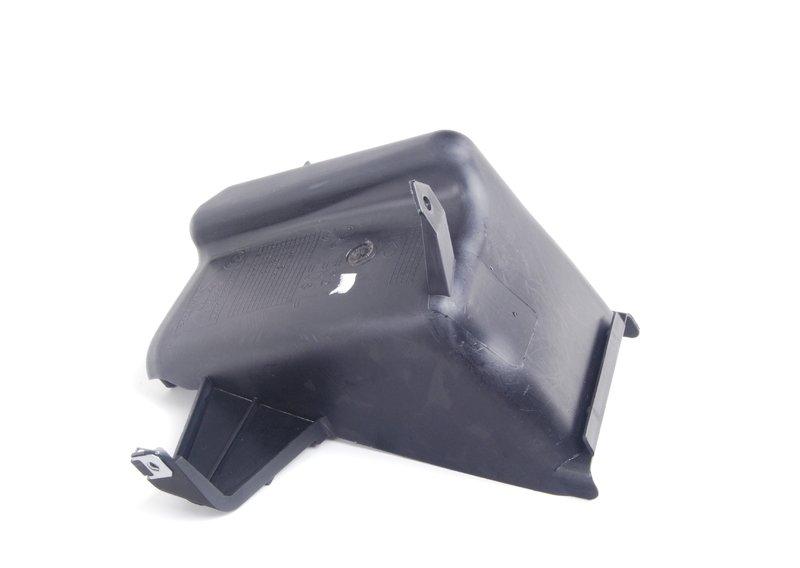 E82/E88  Воздуховод левый