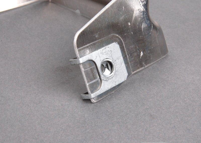 Кронштейн облицовки днища кузова Пд Ср