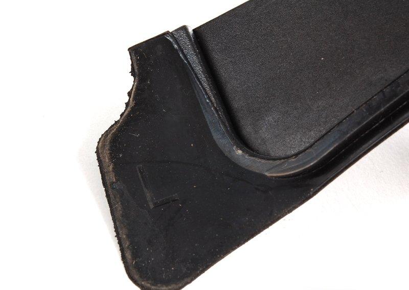 Нижняя часть уплотнителя капота Л