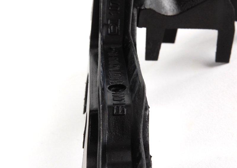 Верхняя часть уплотнителя капота Л