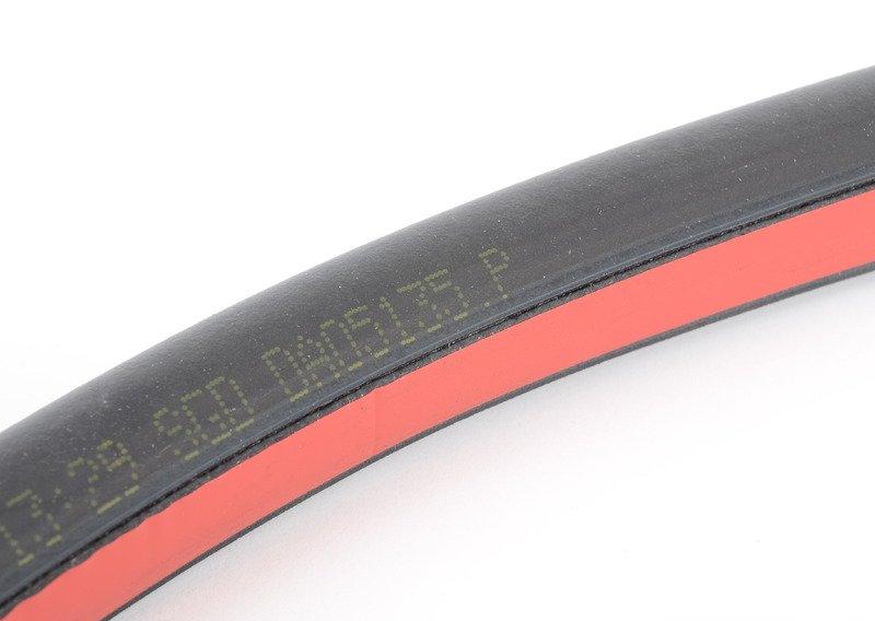 Уплотнитель двери сзади