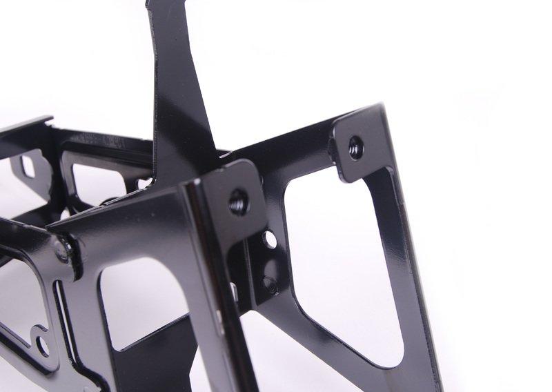 F30 уплотнитель капота центральный