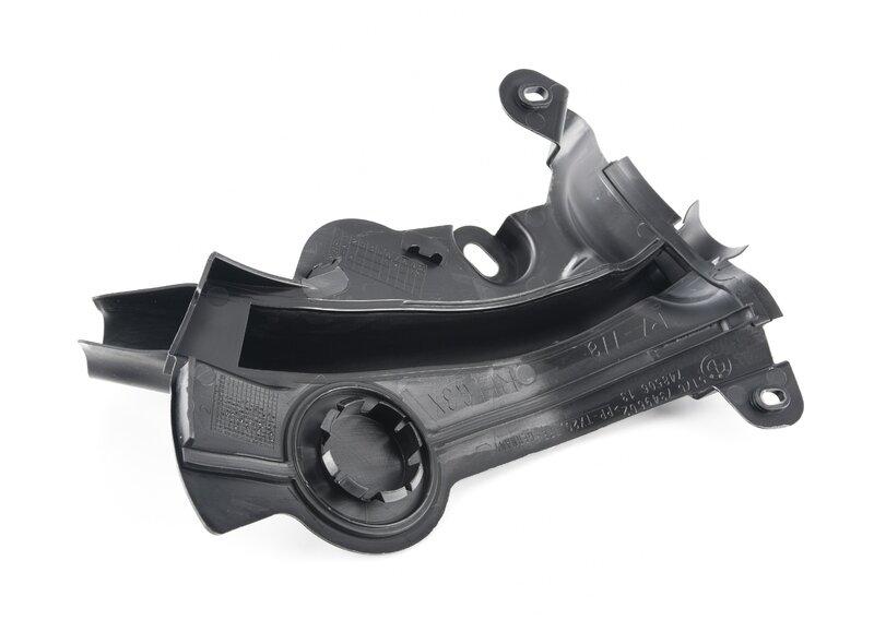 F90/G30/G14 Уплотнение крышка капота боковое правое