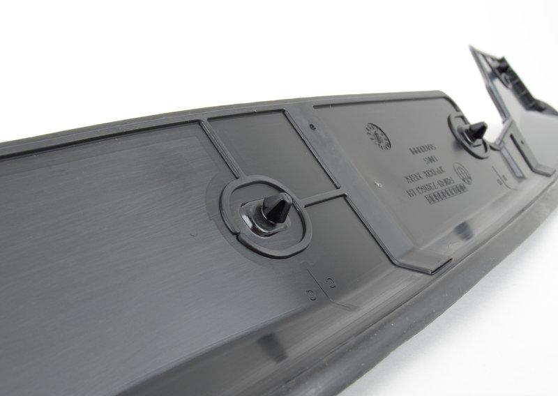 Уплотнение шва дверь передняя левая