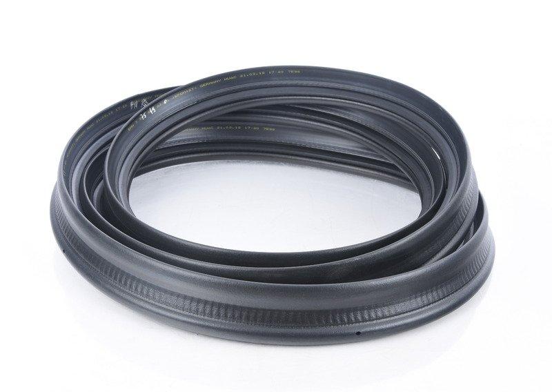 Уплотнитель багажной двери