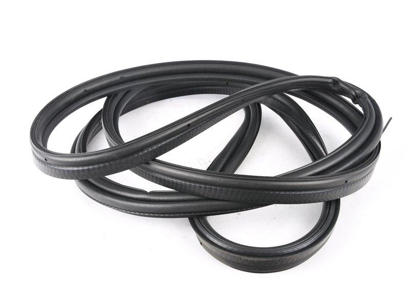 Уплотнитель багажной двери