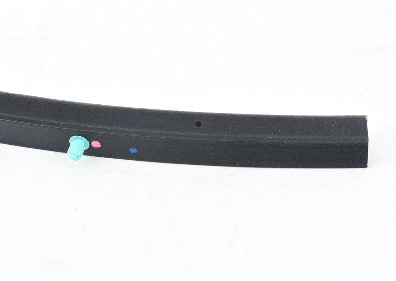 G05/G06 уплотнитель капота