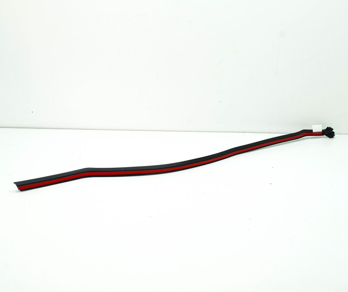 G06 уплотнитель стыка центральной стойки задний левый