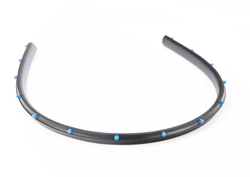 Уплотн.шва порога передней двери левой