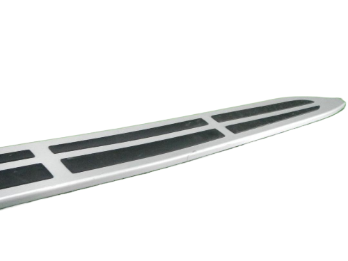 G07 левая алюминиевая накладка вненего порога