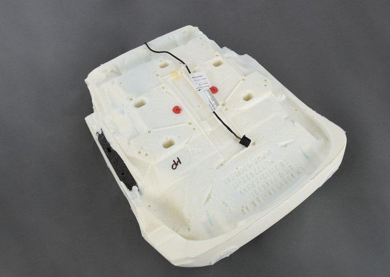 Деталь подушки из пеноматериала Л