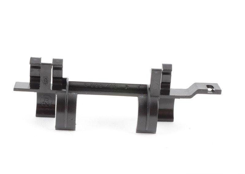 Зажим натяжителя ремня безопасности