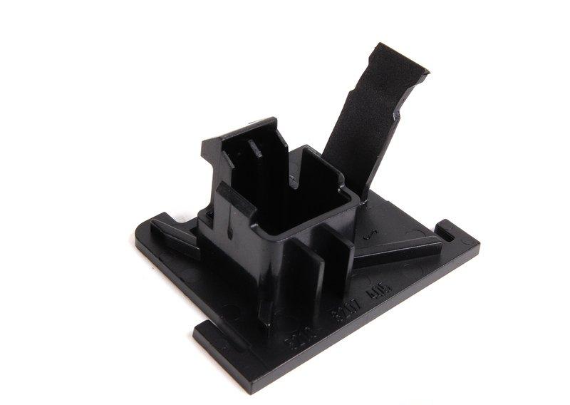 E39/E38 Пластина крепления сиденья Л